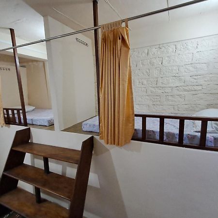 Dormitories/Hosteller, Giftland Homestay Āīzawl Exteriör bild