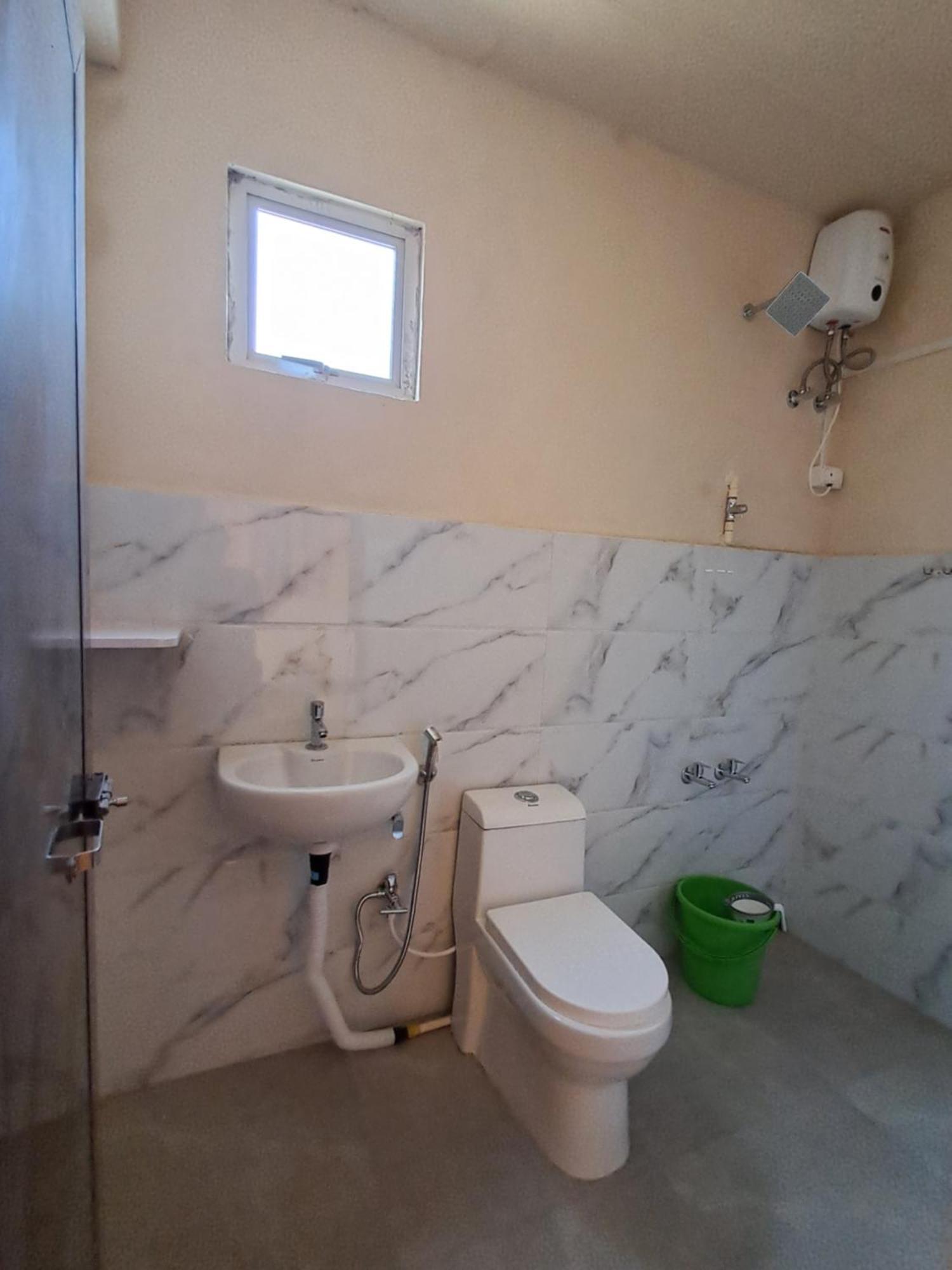 Dormitories/Hosteller, Giftland Homestay Āīzawl Exteriör bild