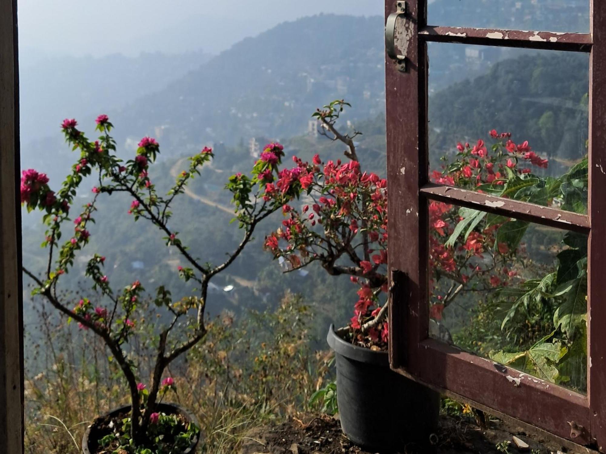 Dormitories/Hosteller, Giftland Homestay Āīzawl Exteriör bild